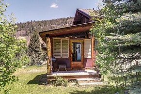 Mountain Chalet Getaway: Steps to Crystal River!