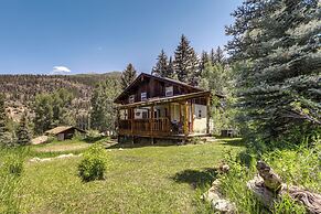 Mountain Chalet Getaway: Steps to Crystal River!