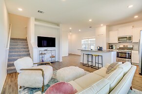 Quiet Home w/ Fenced Yard 12 Mi to Downtown Austin