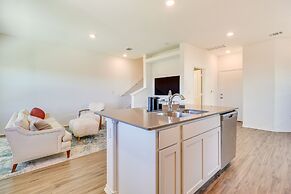 Quiet Home w/ Fenced Yard 12 Mi to Downtown Austin