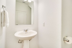 Quiet Home w/ Fenced Yard 12 Mi to Downtown Austin