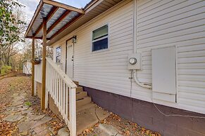 Cozy Knoxville Cottage w/ Deck, Grill, Fire Pit!