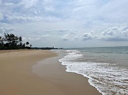 Oceanfront Luxury Private Villa in Ambalangoda