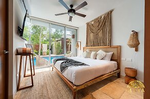 NHOA 107A Lux 2BR Condo Pool access in Aldea Zama