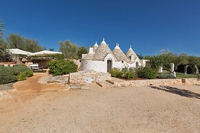 298 Trullo Luna by Perle di Puglia