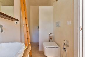 298 Trullo Luna by Perle di Puglia