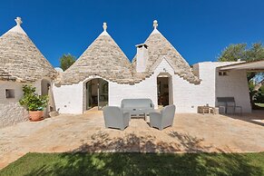 298 Trullo Luna by Perle di Puglia
