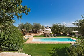 298 Trullo Luna by Perle di Puglia