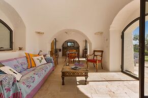 298 Trullo Luna by Perle di Puglia