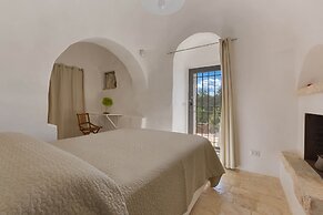 298 Trullo Luna by Perle di Puglia