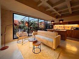 Hojarasca by Wynwood House