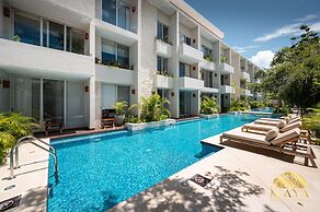 NHOA 107B Lux 1BR Condo Pool access in Aldea Zama