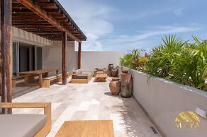 NHOA 107B Lux 1BR Condo Pool access in Aldea Zama