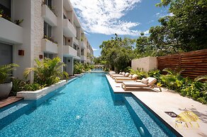NHOA 107B Lux 1BR Condo Pool access in Aldea Zama