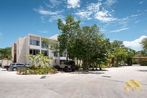 NHOA 107B Lux 1BR Condo Pool access in Aldea Zama