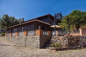 Casa de Pedra Mena Kaho