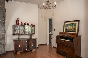 Casa de Pedra Mena Kaho