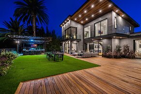 Skyline Luxury Haven