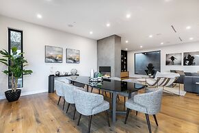 Skyline Luxury Haven