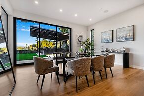 Skyline Luxury Haven