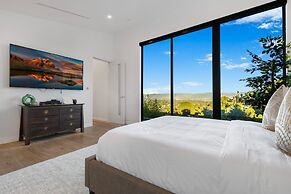 Skyline Luxury Haven