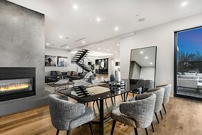 Skyline Luxury Haven