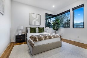 Skyline Luxury Haven