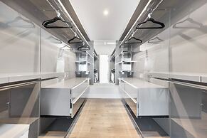 Skyline Luxury Haven