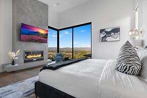 Skyline Luxury Haven