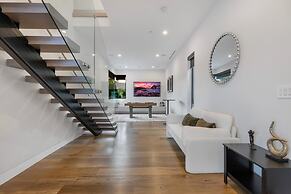 Skyline Luxury Haven