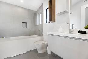 Skyline Luxury Haven