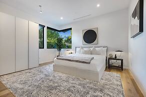 Skyline Luxury Haven