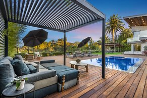 Skyline Luxury Haven