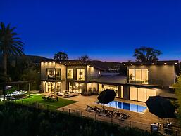 Skyline Luxury Haven