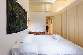 Casa torre via de' Neri by Mmega