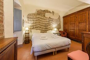 Casa torre via de' Neri by Mmega