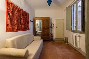 Casa torre via de' Neri by Mmega