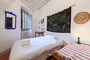 Casa torre via de' Neri by Mmega