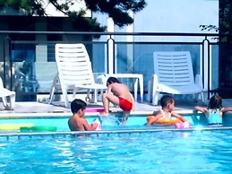 Fun and Relax by the Pool - Beahost Rentals