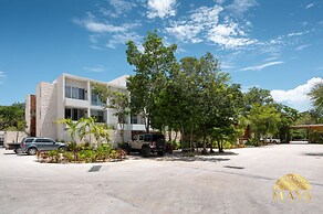 NHOA 107C Lux 1BR Condo Pool access in Aldea Zama