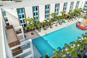 Kompose Boutique Resort at Theme Parks