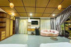 Apple House & Coffee