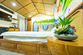 Apple House & Coffee