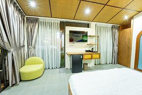 Apple House & Coffee