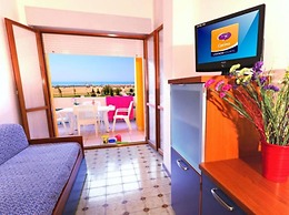 Cozy and Modern Accommodation Beach Front