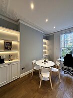 Elegant & Beautifully Presented 1BD Flat- Chelsea!