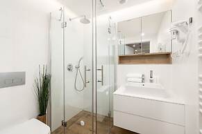 Sunny Coast Studio by Renters