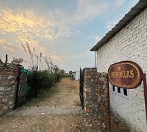 The Castle Crown Hem Vilas Resort