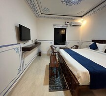 The Castle Crown Hem Vilas Resort