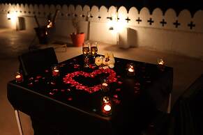 The Castle Crown Hem Vilas Resort